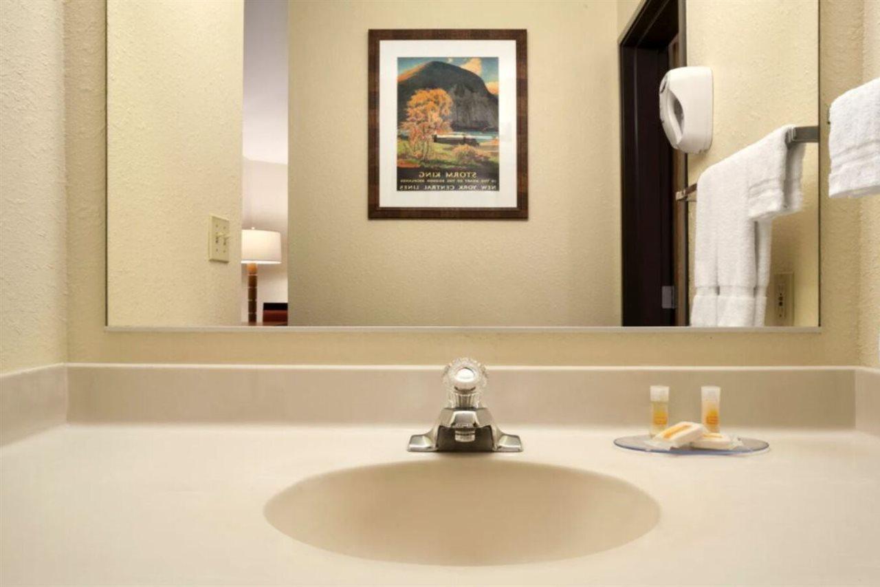 קנט Colony Inn מראה חיצוני תמונה