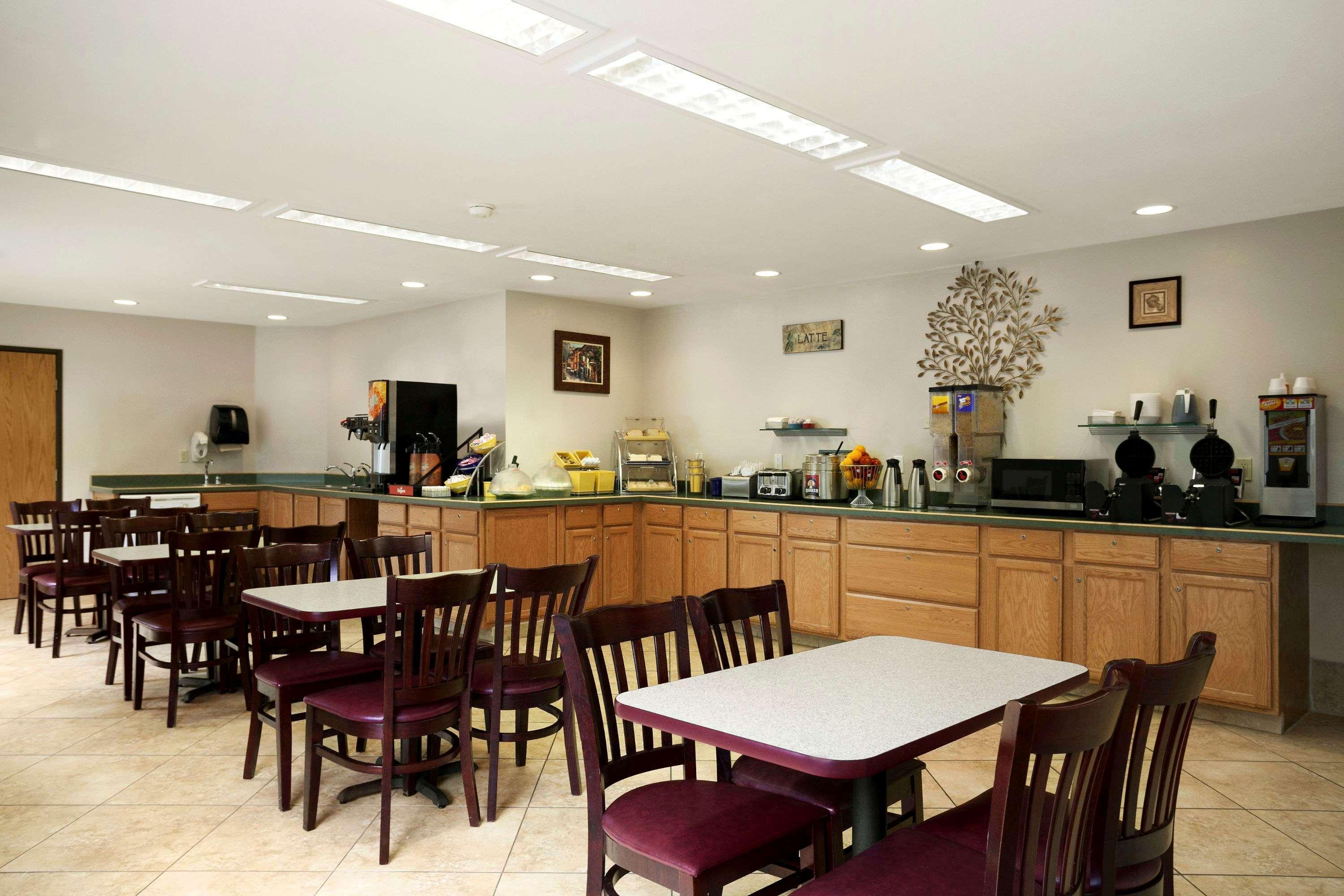 קנט Colony Inn מראה חיצוני תמונה